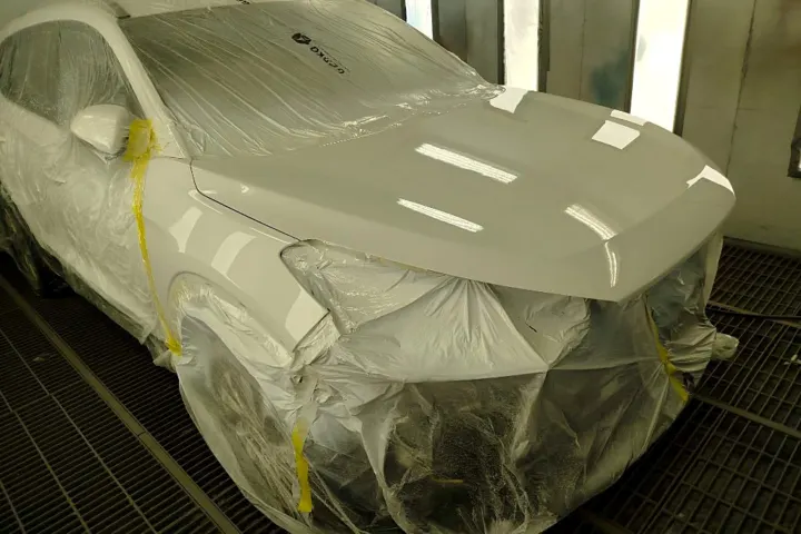 Bonnet and wing refinished in white at NG Crash Repairs, Finglas